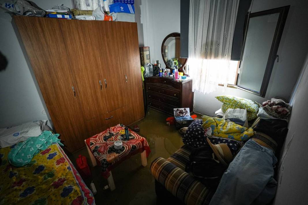 O kentte yollar çöktü: Gece yarısı felaketi yaşadılar! Gün aydınlanınca korkunç manzara ortaya çıktı 43